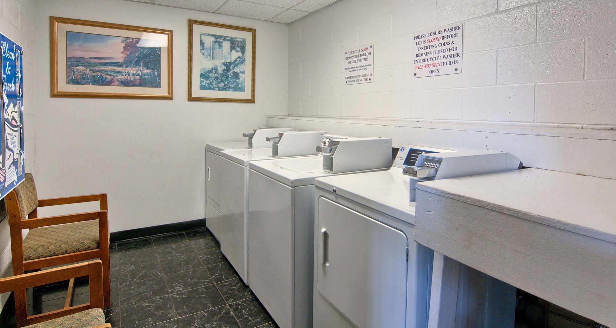 Days Inn By Wyndham Doswell \/ Kings Dominion Area Екстериор снимка