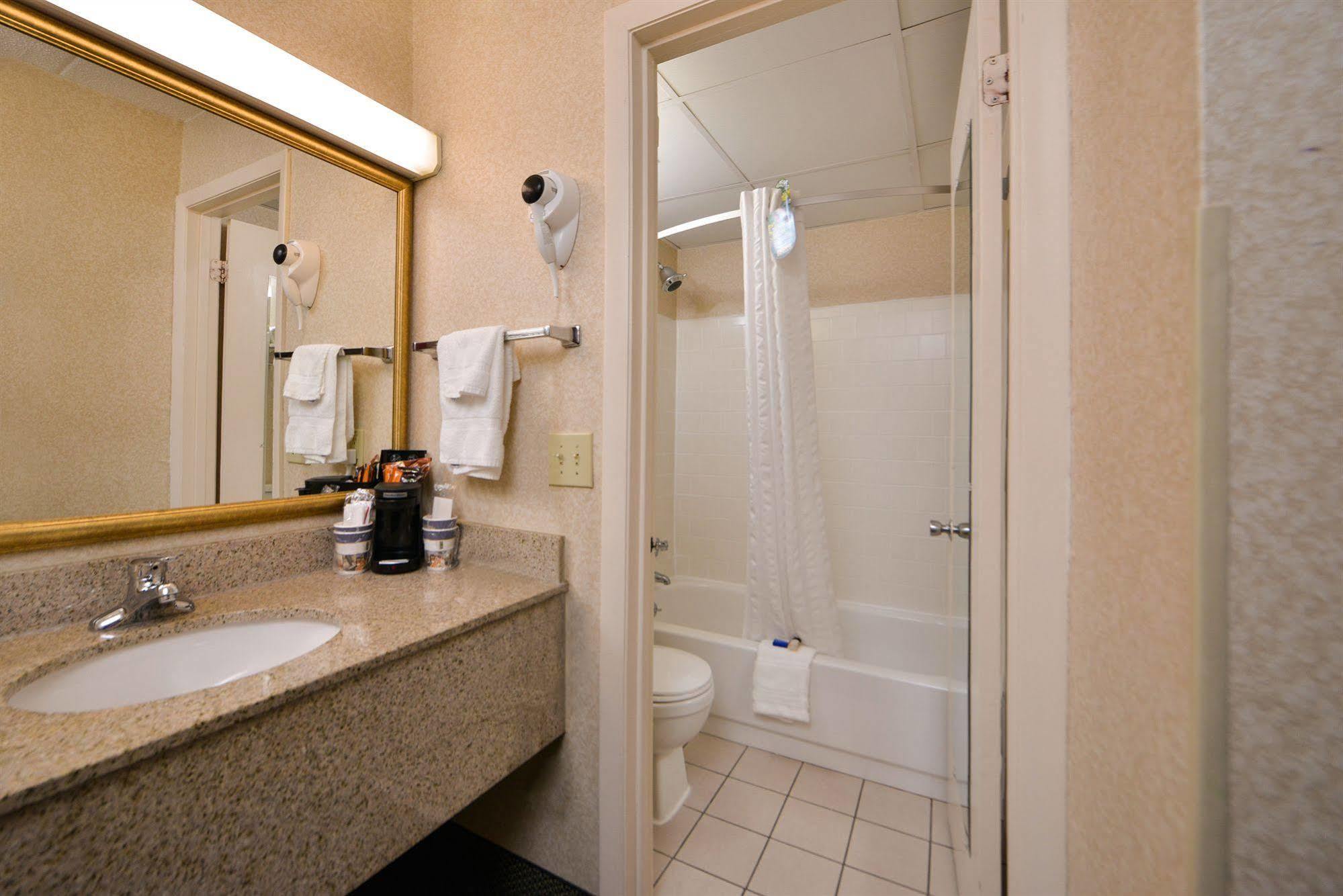Days Inn By Wyndham Doswell \/ Kings Dominion Area Екстериор снимка