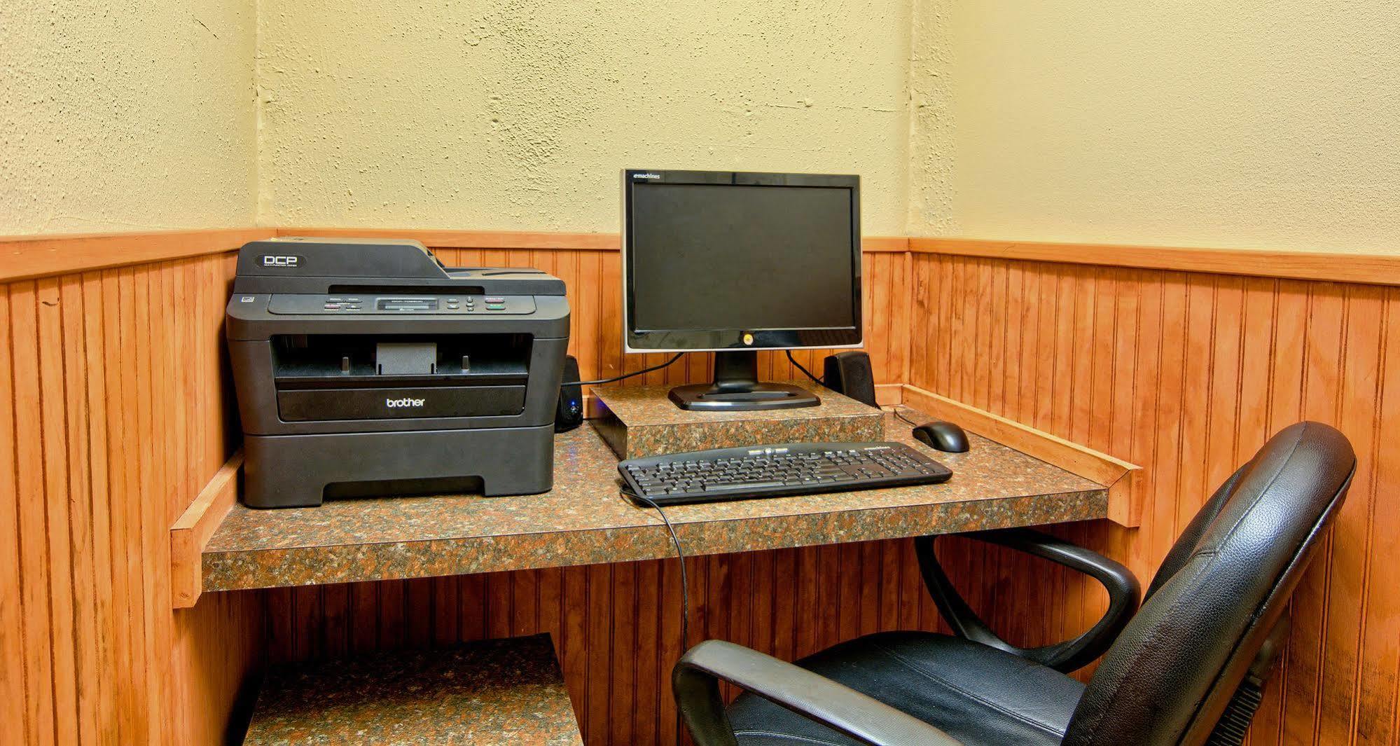 Days Inn By Wyndham Doswell \/ Kings Dominion Area Екстериор снимка